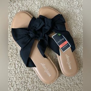 West loop women’s sandals. Size 7/8